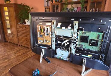 IMG-20240904-WA0001 telewizor przed naprawa przez technika