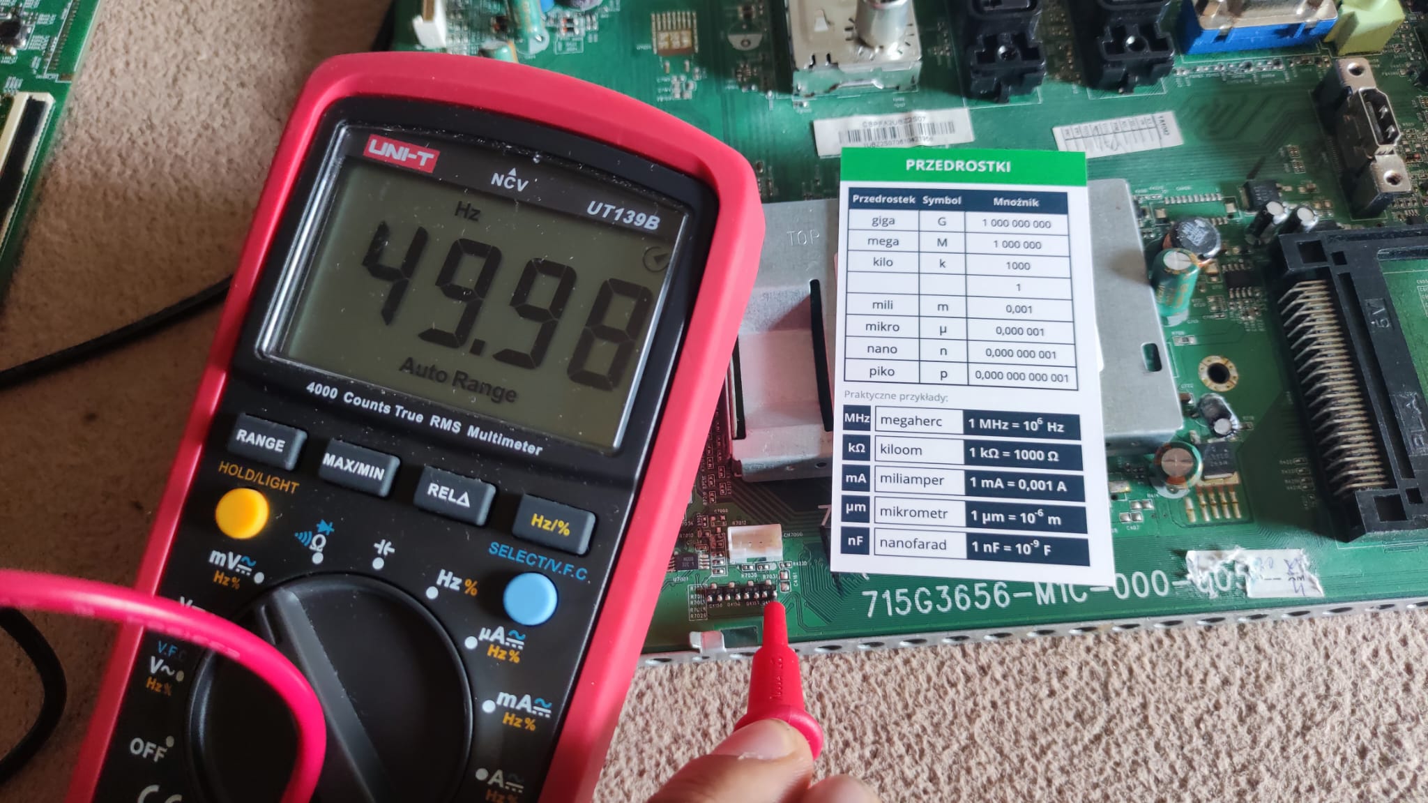 Naprawa telewizorów-sprawdzanie parametrów płyty głównej