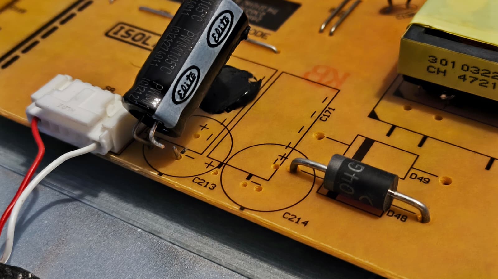 Naprawa Wrocław ul Szkocka 73 - Uszkodzony zasilacz w telewizorze Toshiba 50"